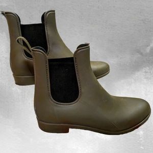 Women's A New Day army green rain boots size 8.5